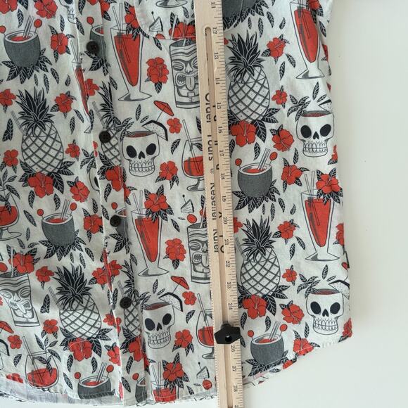 Howler Bros Shirt Mens Medium Tiki Tatsu Ya Skulls Aloha Hawaiian Surf Pineapple - Picture 10 of 10